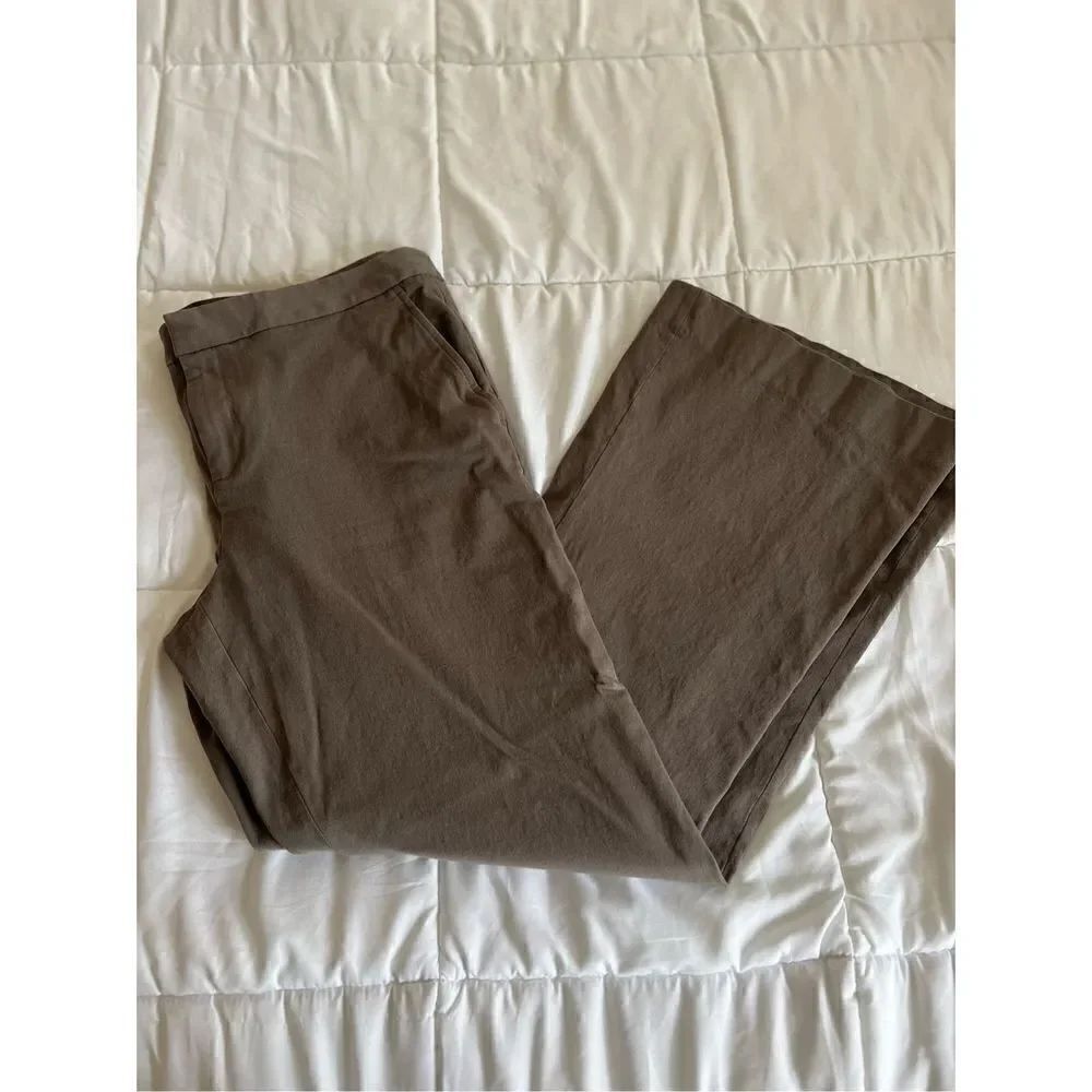 New Banana Republic brown khaki Pants size 14